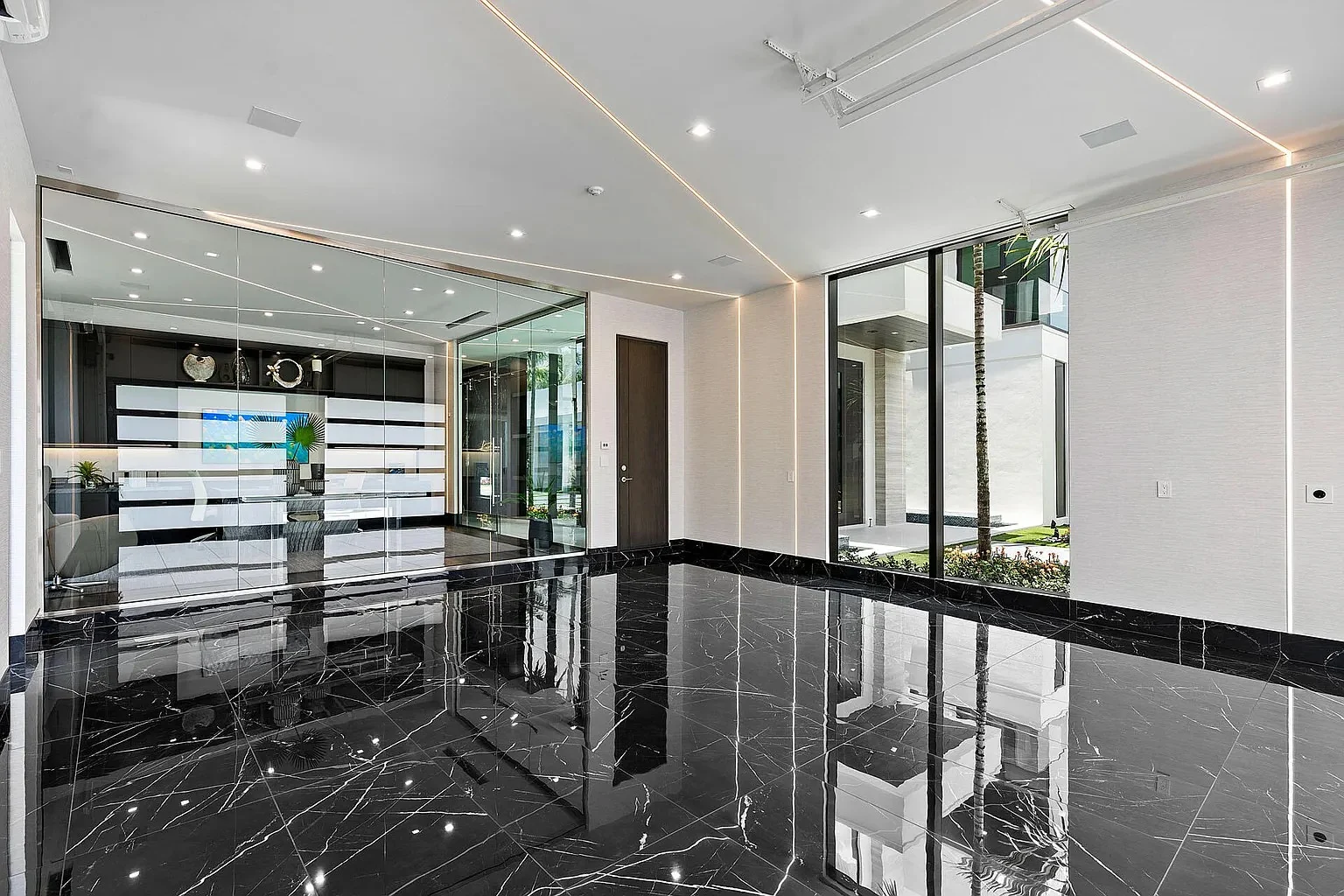 Completed residential marble floor project view 01
